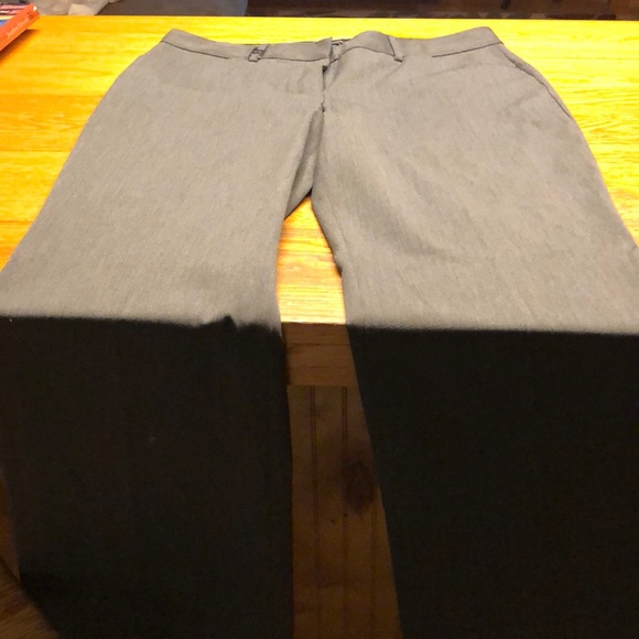 Express Editor pants size 10R grey. Worn 2x - Picture 3 of 4